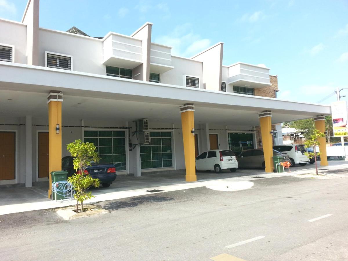 Golden Guest House Куантан Екстериор снимка