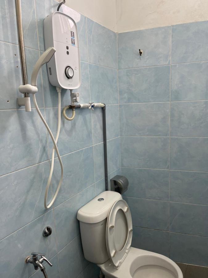 Golden Guest House Куантан Екстериор снимка