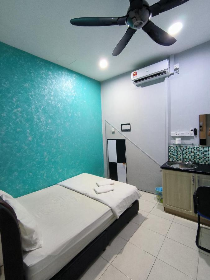 Golden Guest House Куантан Екстериор снимка